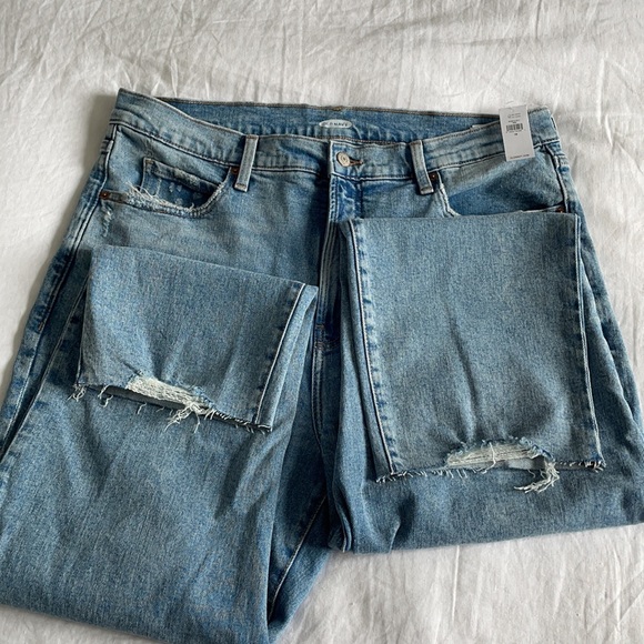 Old Navy High-Waisted Straight Raw-Hem Jeans - Picture 2 of 3